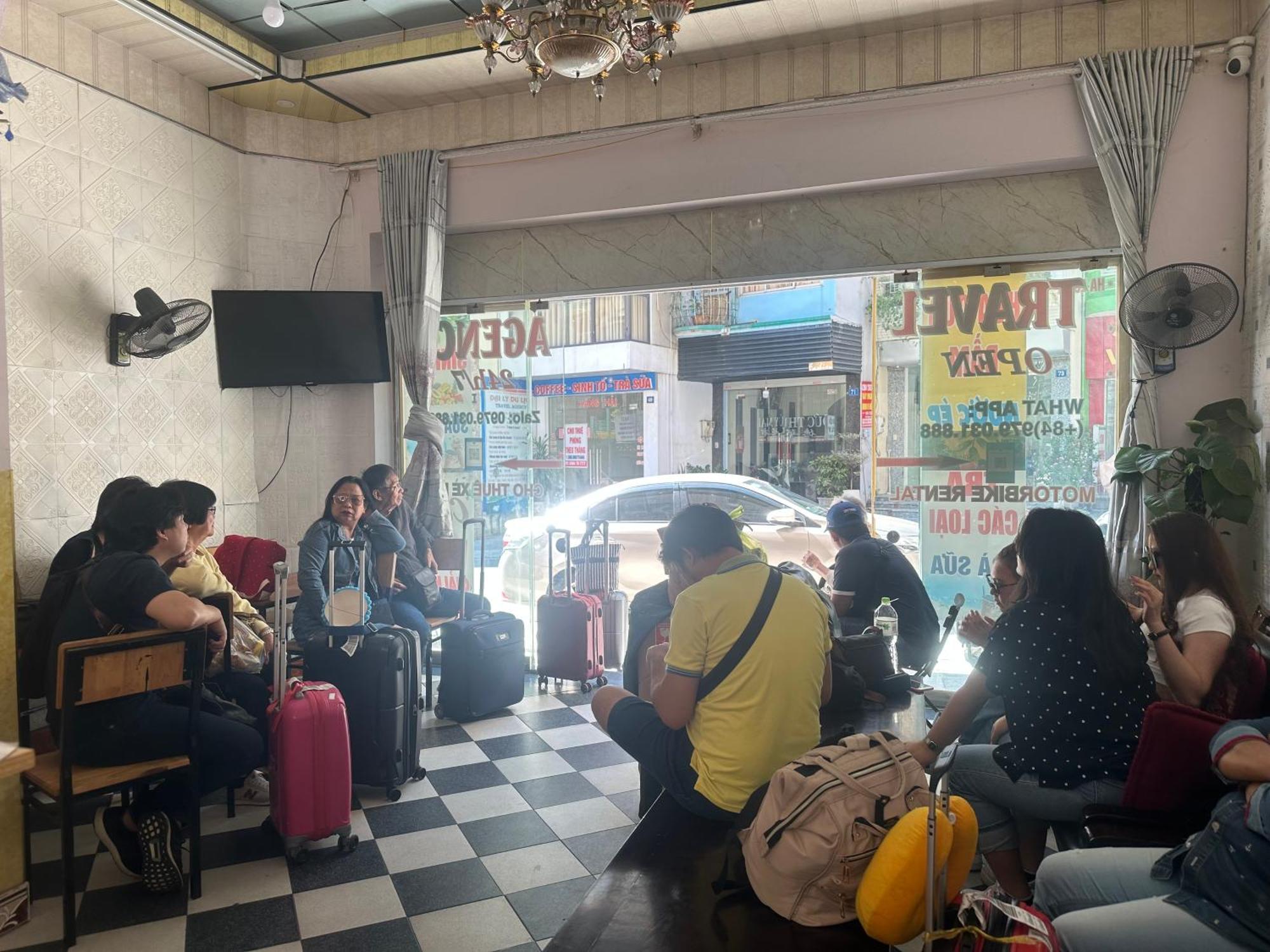 Discovery Travel Homestay Ha Long Exteriör bild