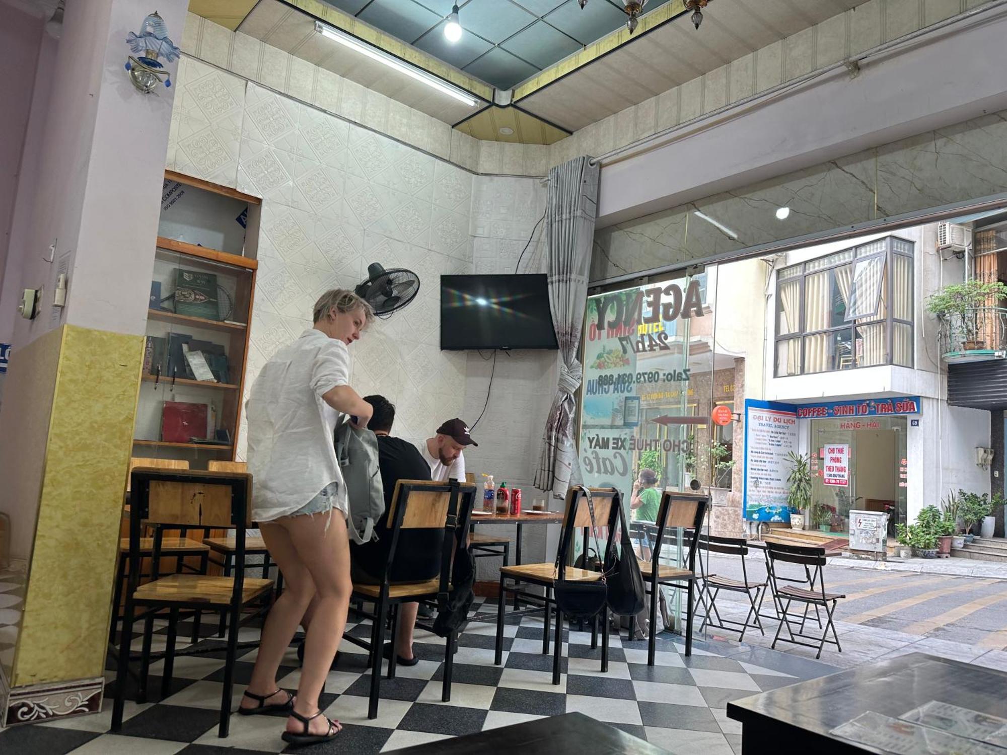 Discovery Travel Homestay Ha Long Exteriör bild
